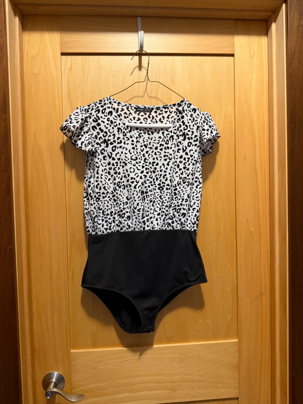 SHEIN Black & White Leopard Print V-Neck Top